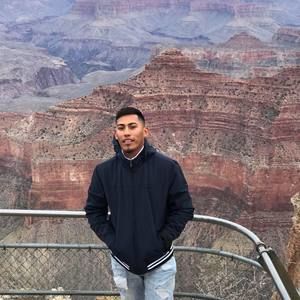 Meet your Posher, Reyes